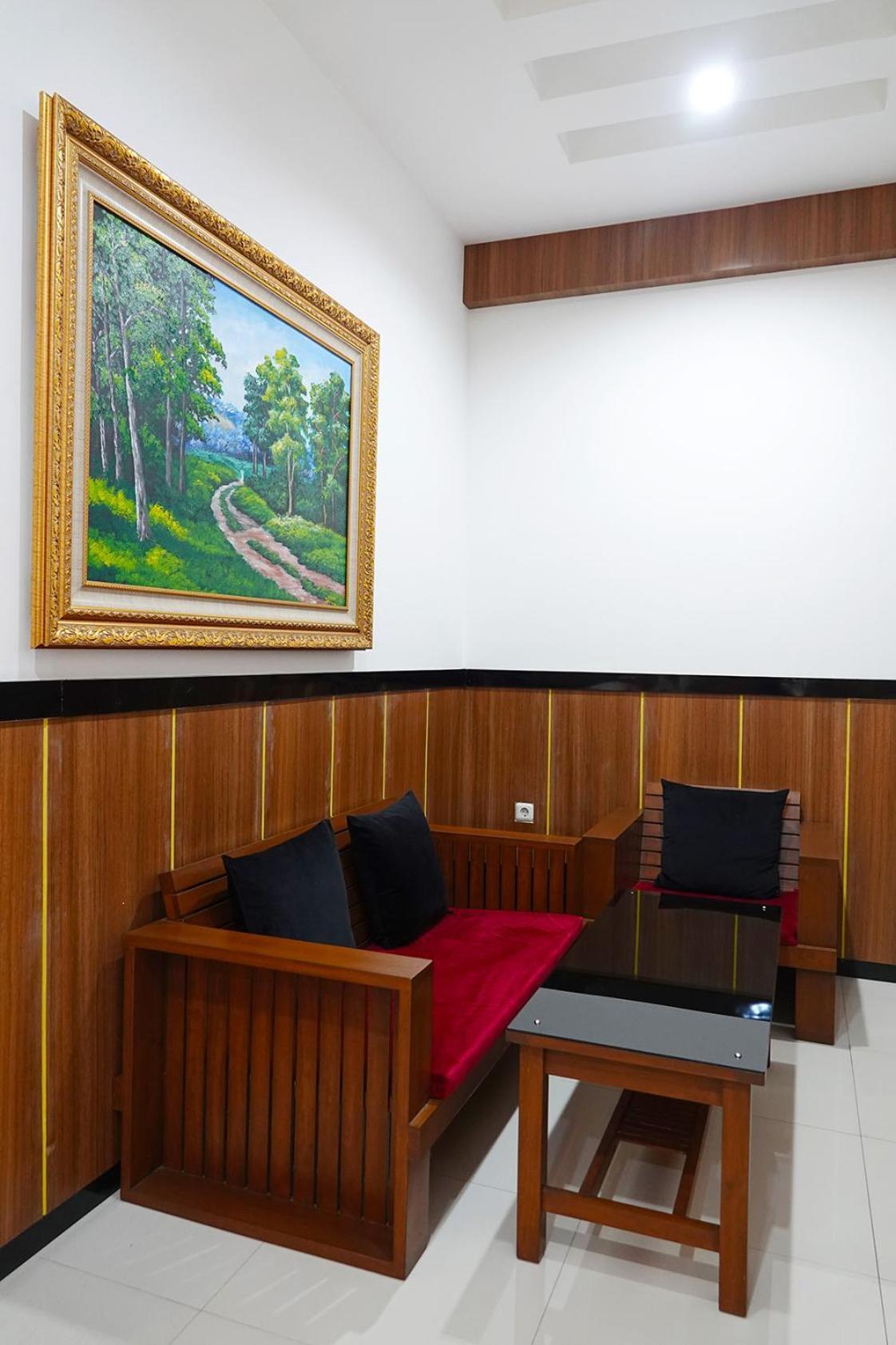 Baratha Hotel & Resto Bondowoso Luaran gambar