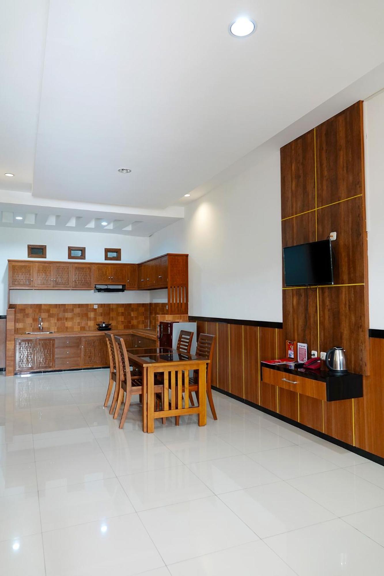 Baratha Hotel & Resto Bondowoso Luaran gambar