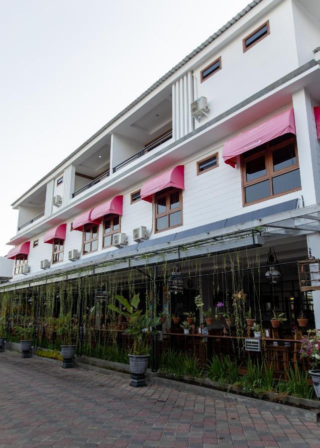 Baratha Hotel & Resto Bondowoso Luaran gambar