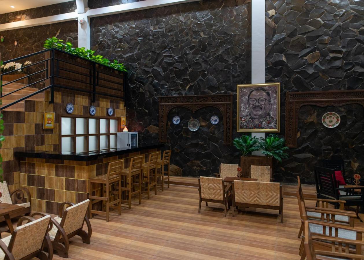 Baratha Hotel & Resto Bondowoso Luaran gambar
